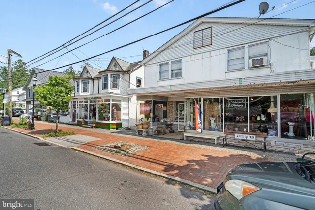 a picture of a living room