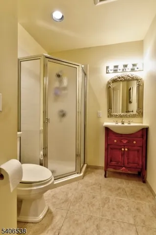 $749,900 | 54 Yost Place, Fair Lawn, NJ 07410