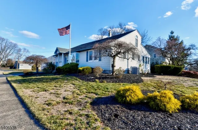 $749,900 | 54 Yost Place, Fair Lawn, NJ 07410