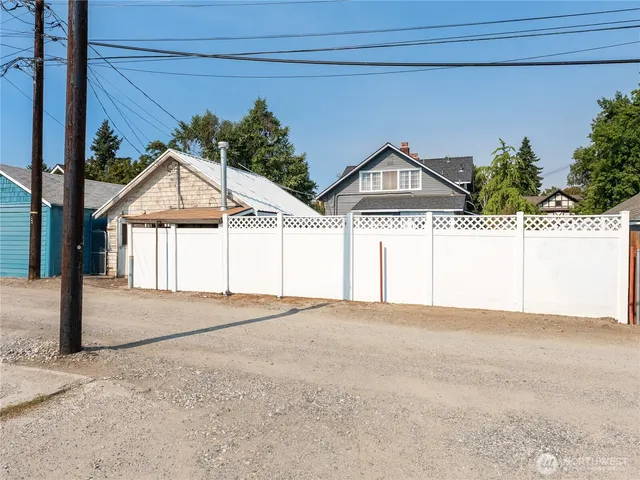 $538,000 | 529 Douglas Street, Wenatchee, WA 98801