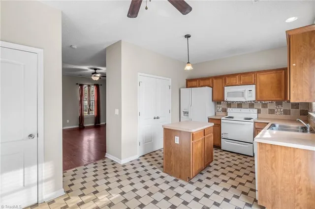 $1,800 | 1434 Waverly Street, Winston-Salem, NC 27127