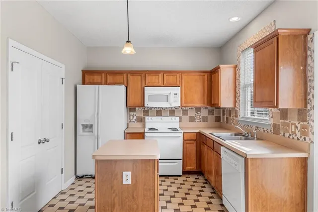 $1,800 | 1434 Waverly Street, Winston-Salem, NC 27127