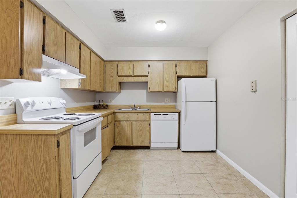 3605 Southwest 29th Terrace Gainesville, FL 32608 - Photo 11 of 37