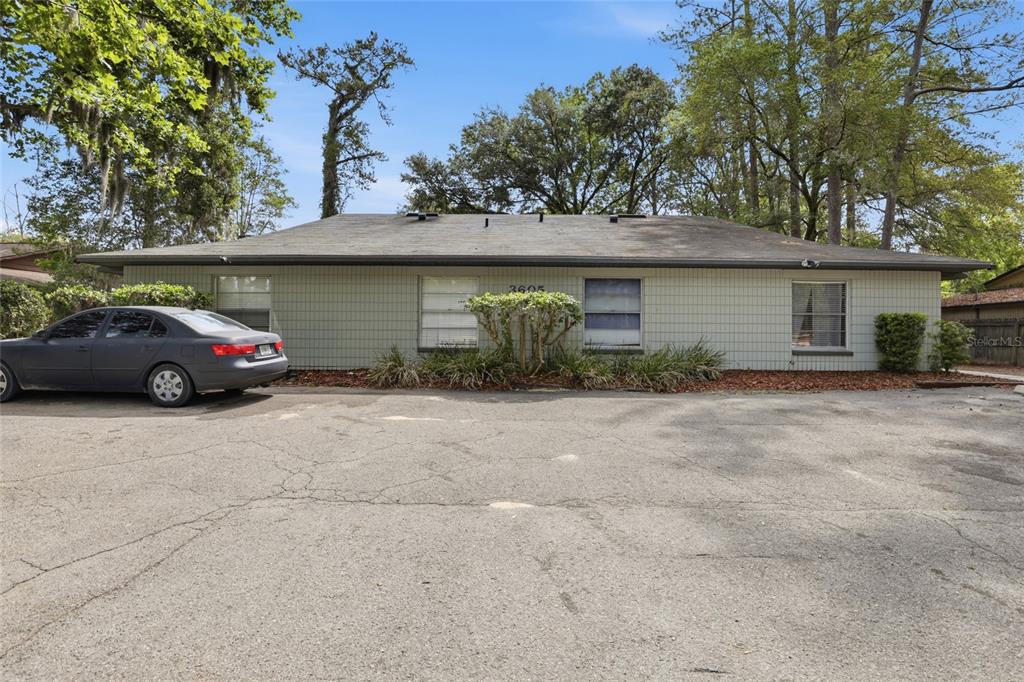 3605 Southwest 29th Terrace Gainesville, FL 32608 - Photo 2 of 37