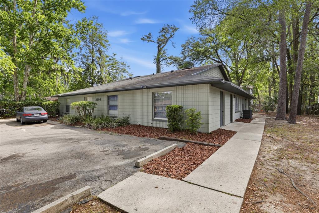 3605 Southwest 29th Terrace Gainesville, FL 32608 - Photo 3 of 37