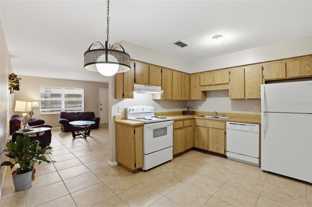 3605 Southwest 29th Terrace Gainesville, FL 32608 - Photo 10 of 37