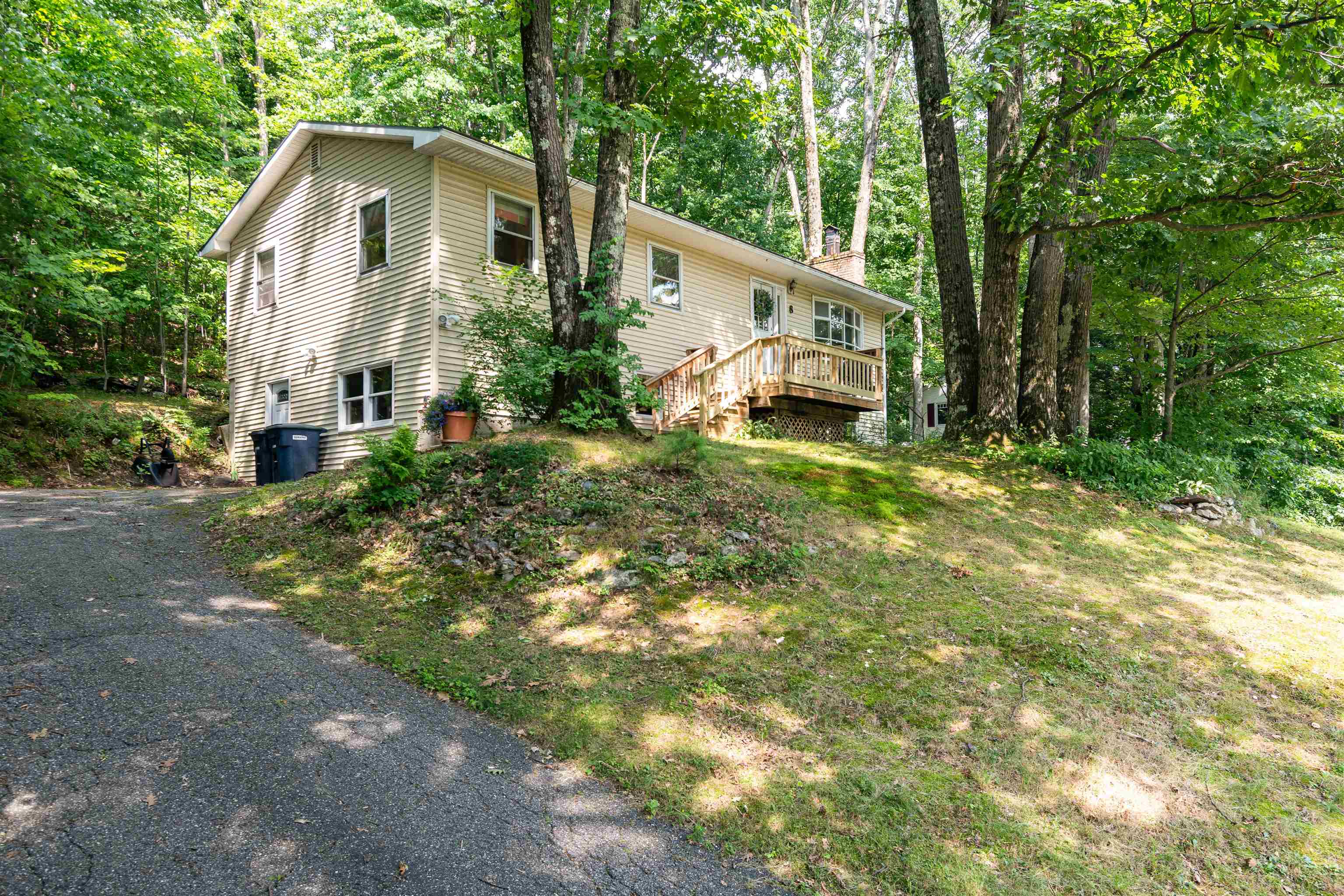8 Alderbrook Road Essex, VT 05452 - Photo 2 of 38 Gallery Image 2