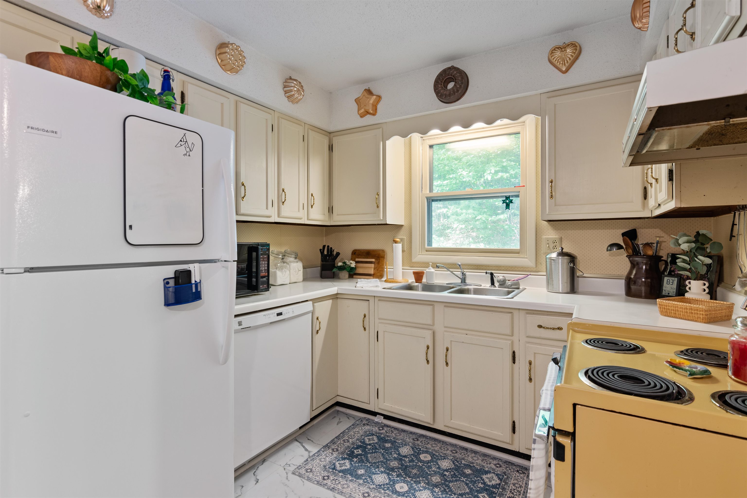 8 Alderbrook Road Essex, VT 05452 - Photo 8 of 38 Gallery Image 8