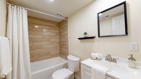 $1,750 | 136 Duvall Lane, Unit 302, Gaithersburg, MD 20877