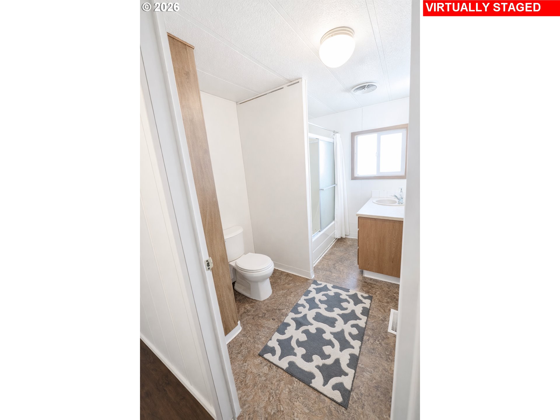 200 Emils Way, Unit 45 Roseburg, OR 97471 - Photo 20 of 25 Bathroom