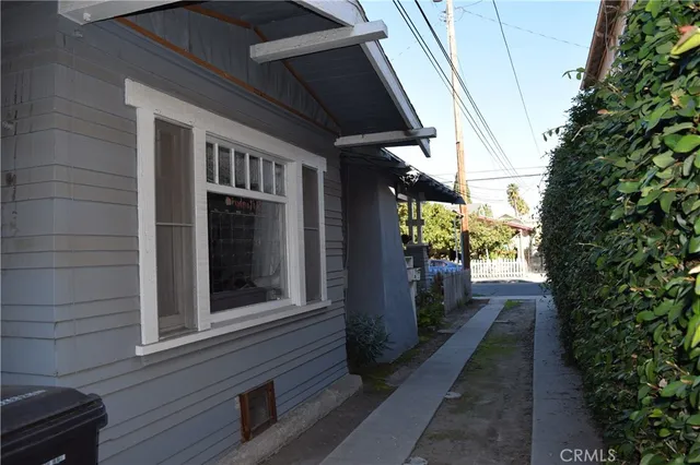 $899,000 | 1900 East 6th Street, Long Beach, CA 90802