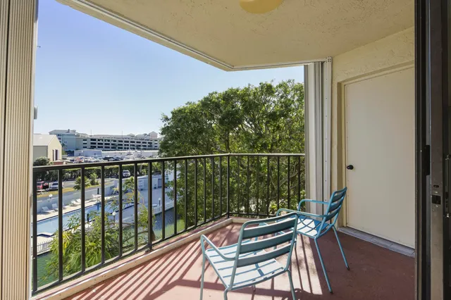 $169,000 | 890 North Federal Highway, Unit 406, Lantana, FL 33462