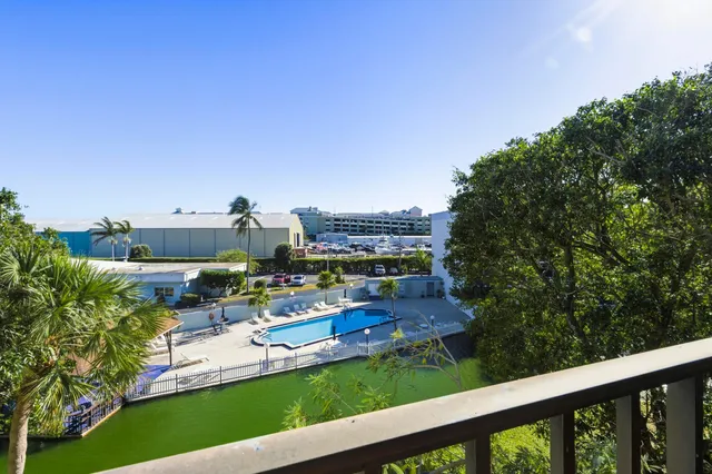 $169,000 | 890 North Federal Highway, Unit 406, Lantana, FL 33462