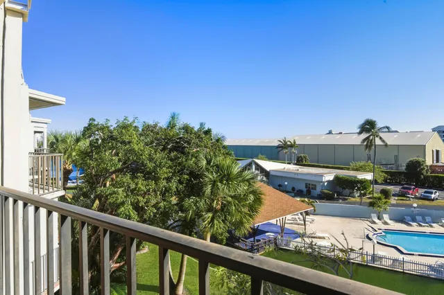 $169,000 | 890 North Federal Highway, Unit 406, Lantana, FL 33462