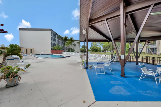 $169,000 | 890 North Federal Highway, Unit 406, Lantana, FL 33462