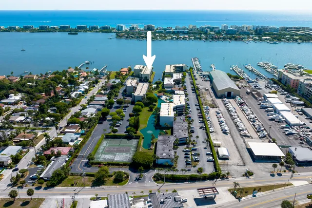 $169,000 | 890 North Federal Highway, Unit 406, Lantana, FL 33462