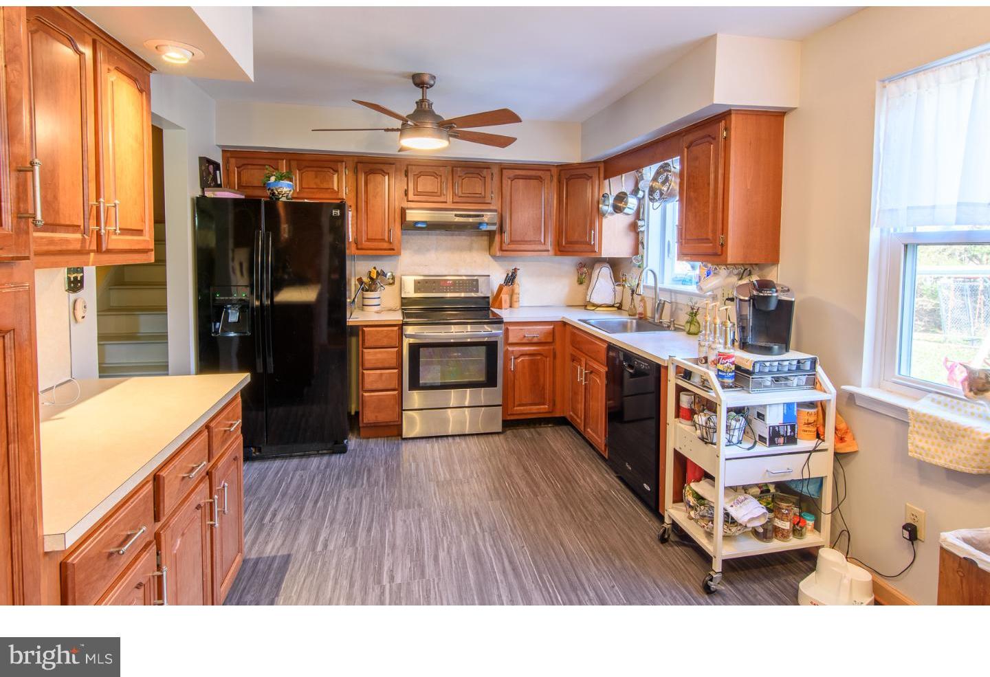 9 Matthew Drive Sinking Spring, PA 19608 - Photo 2 of 14 Kitchen