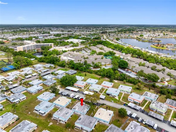 $104,500 | 1801 Bedford Lane, Unit 33, Sun City Center, FL 33573