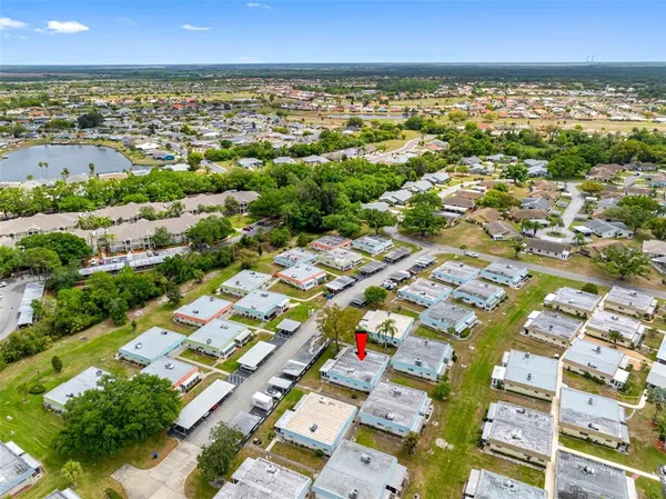 $104,500 | 1801 Bedford Lane, Unit 33, Sun City Center, FL 33573