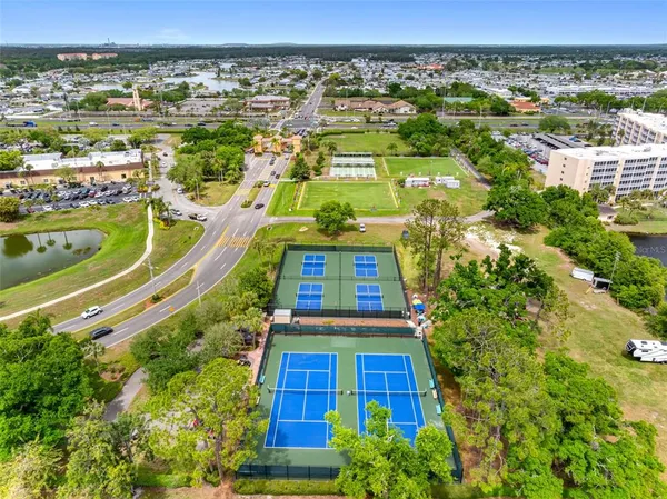 $104,500 | 1801 Bedford Lane, Unit 33, Sun City Center, FL 33573