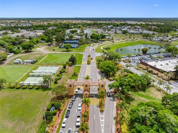 $104,500 | 1801 Bedford Lane, Unit 33, Sun City Center, FL 33573