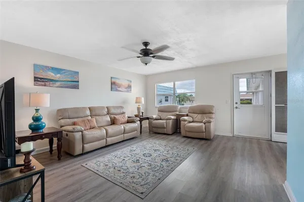 $104,500 | 1801 Bedford Lane, Unit 33, Sun City Center, FL 33573