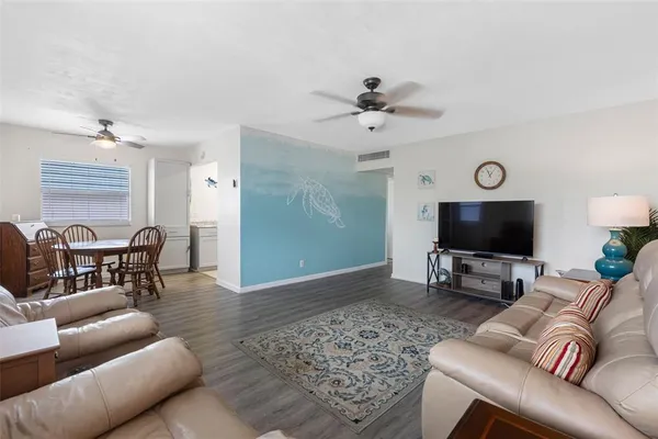 $104,500 | 1801 Bedford Lane, Unit 33, Sun City Center, FL 33573