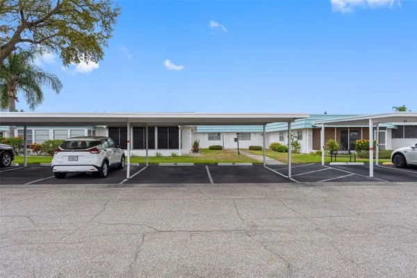 $104,500 | 1801 Bedford Lane, Unit 33, Sun City Center, FL 33573