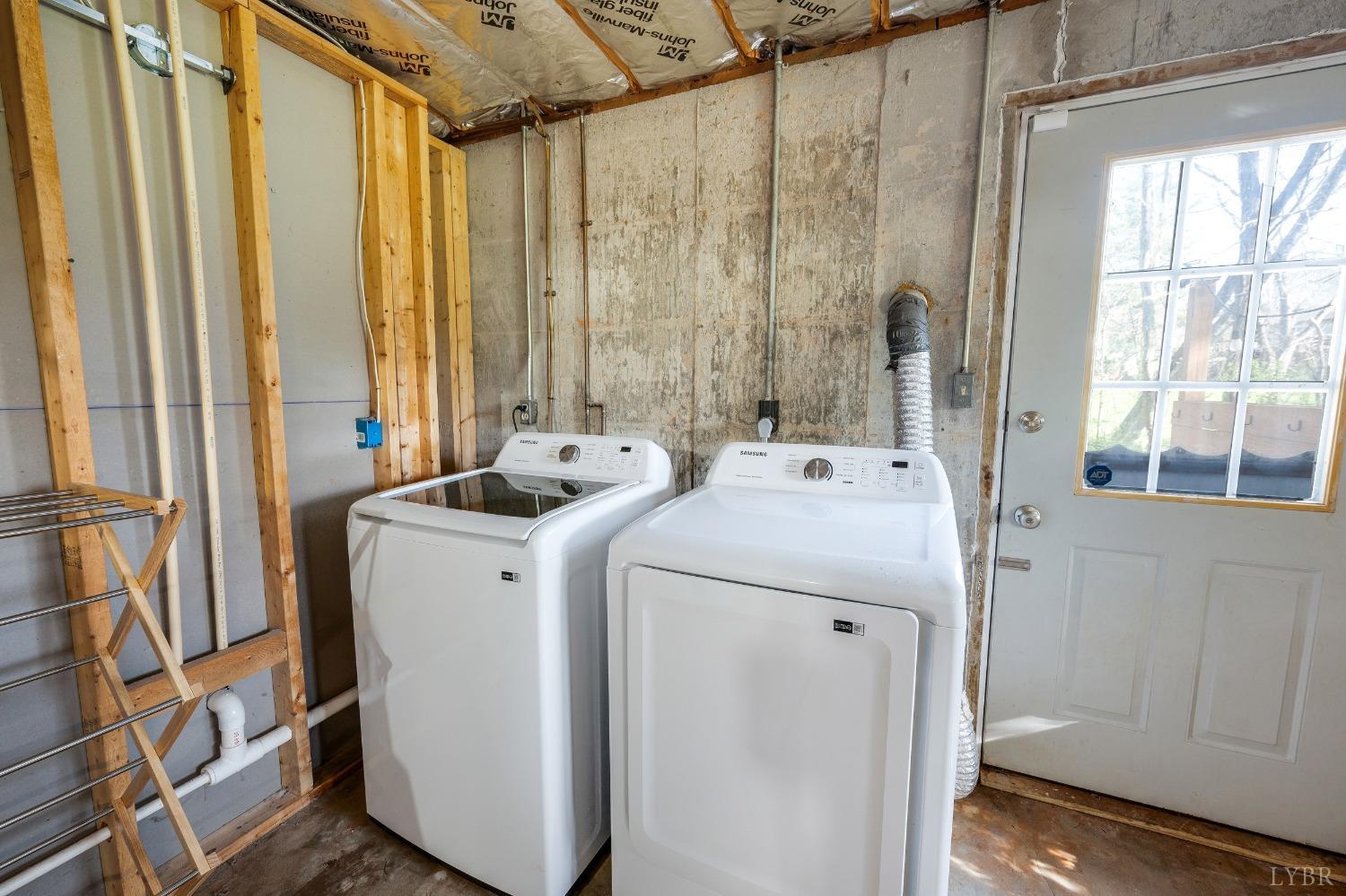 503 Sweeney Circle Forest, VA 24551 - Photo 35 of 50 a utility room with dryer and washer
