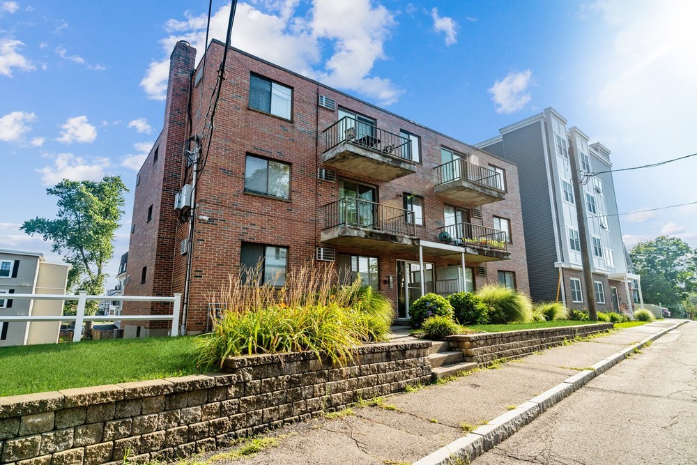 33 Middle Street, Unit 21 Waltham, MA 02451 - Photo 11 of 12