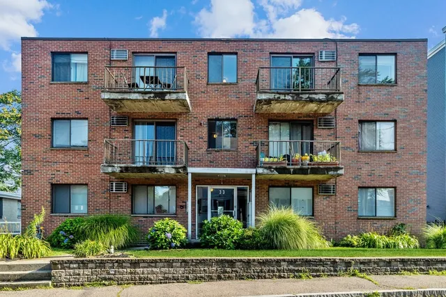 $2,100 | 33 Middle Street, Unit 21, Waltham, MA 02451