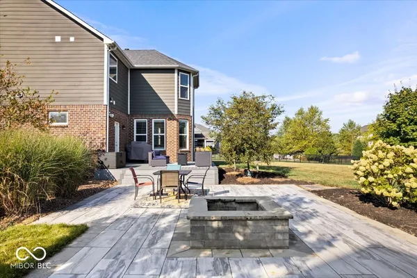 $825,000 | 15628 Provincial Lane, Fortville, IN 46040