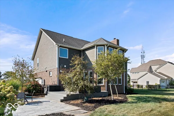 $825,000 | 15628 Provincial Lane, Fortville, IN 46040