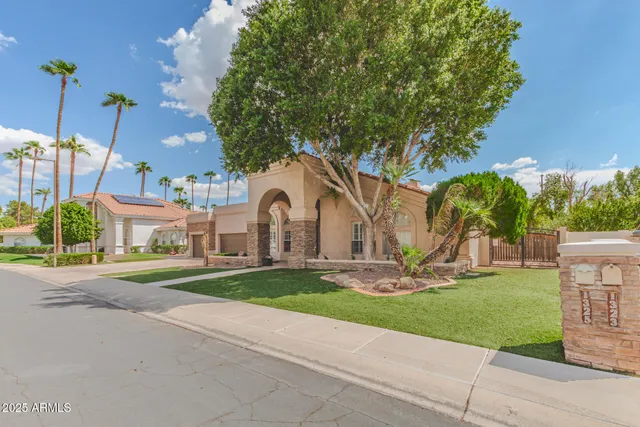$1,035,000 | 1325 East Treasure Cove Drive, Gilbert, AZ 85234