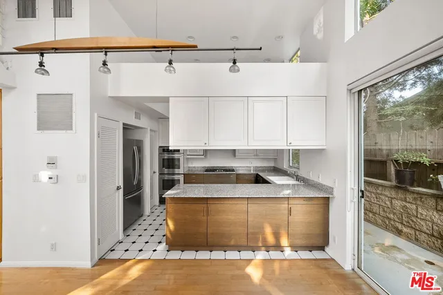 $7,995 | 1011 Pacific Street, Unit 1, Santa Monica, CA 90405