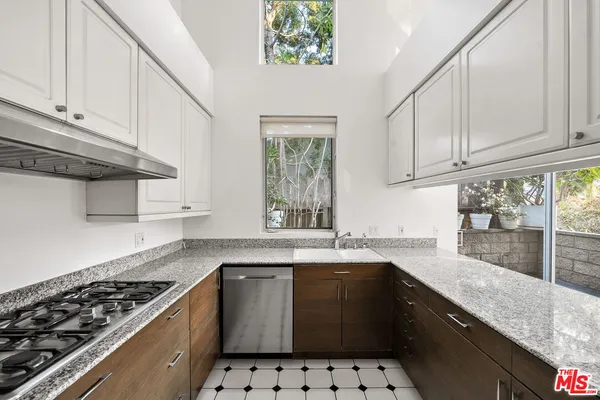 $7,495 | 1011 Pacific Street, Unit 1, Santa Monica, CA 90405