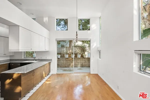 $7,495 | 1011 Pacific Street, Unit 1, Santa Monica, CA 90405