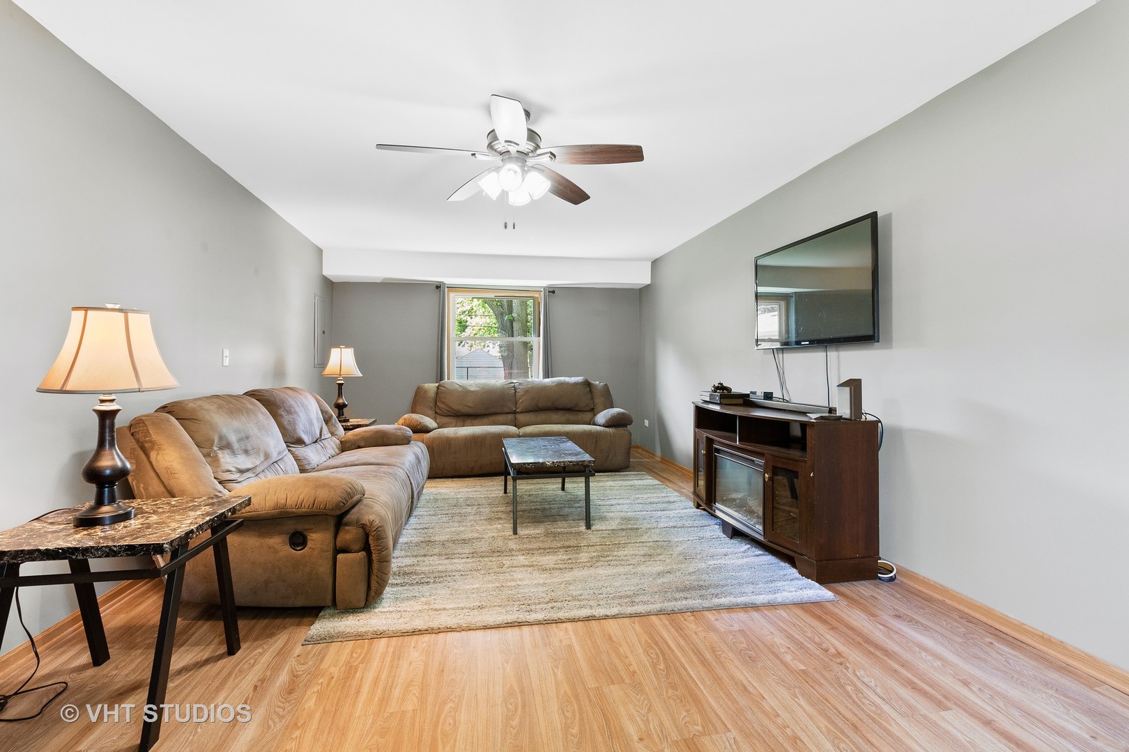 519 Spruce Road Bolingbrook, IL 60440 - Photo 3 of 16