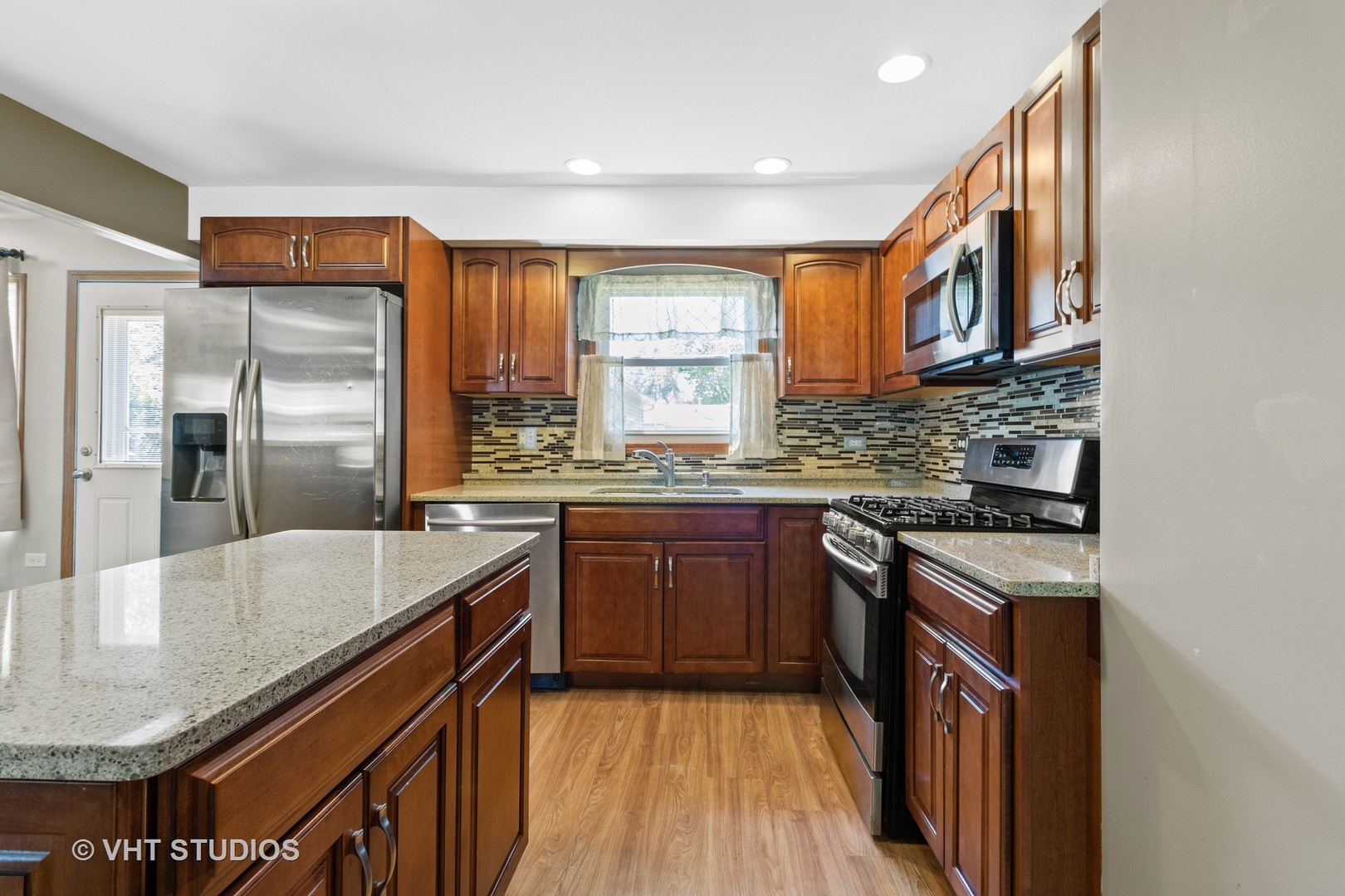 519 Spruce Road Bolingbrook, IL 60440 - Photo 5 of 16