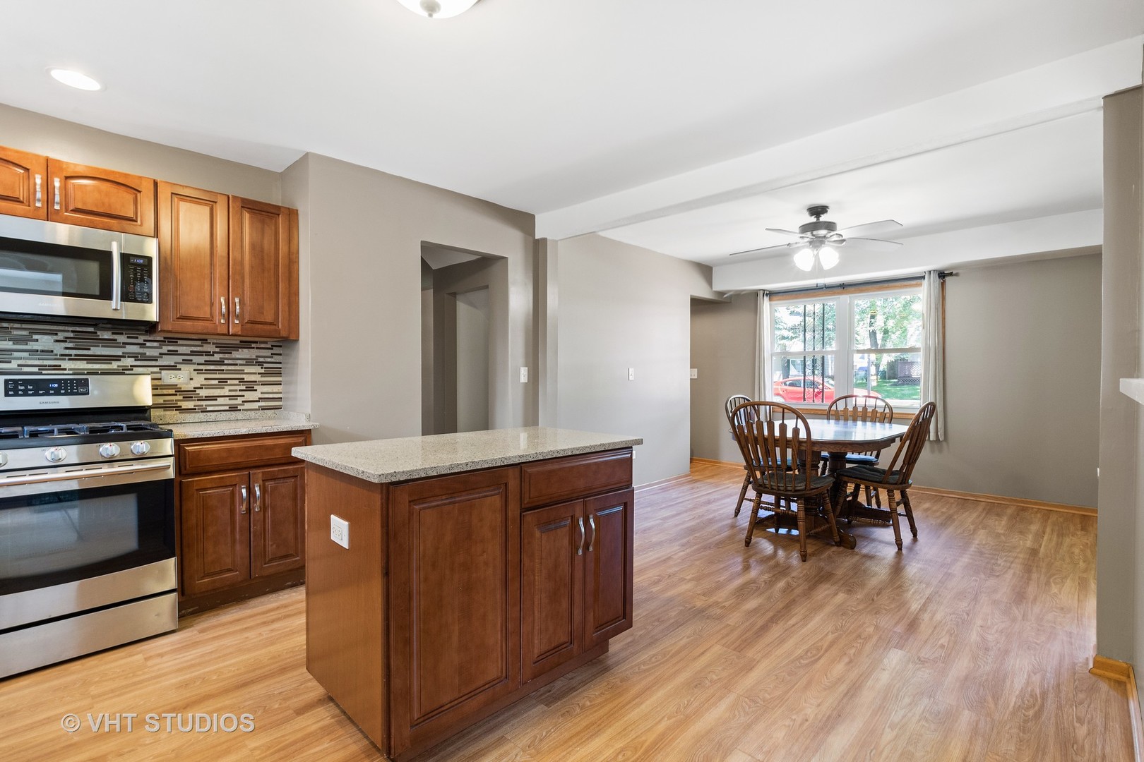 519 Spruce Road Bolingbrook, IL 60440 - Photo 6 of 16