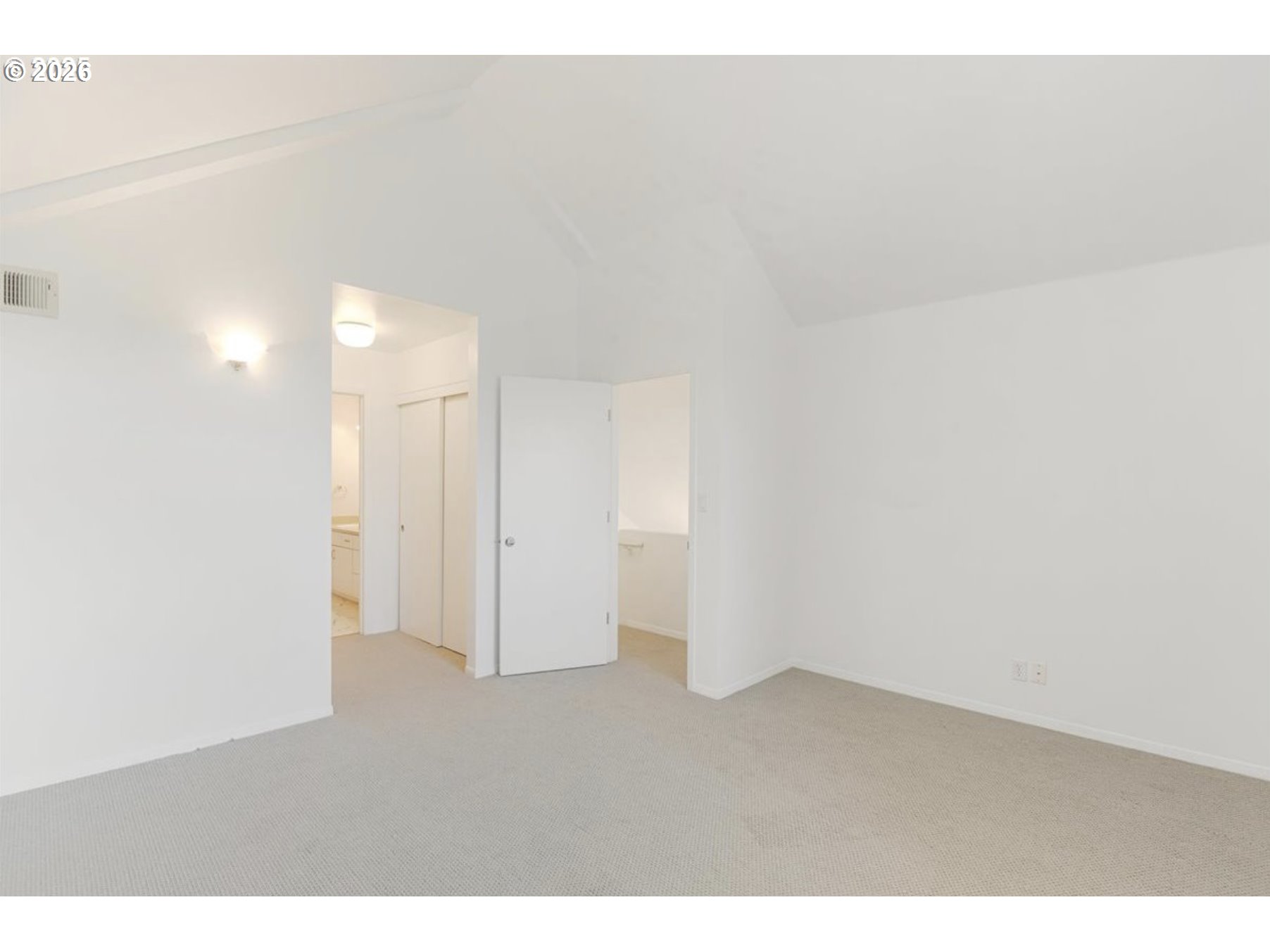 6645 West Burnside Street, Unit 550 Portland, OR 97225 - Photo 19 of 38 a view of an empty room