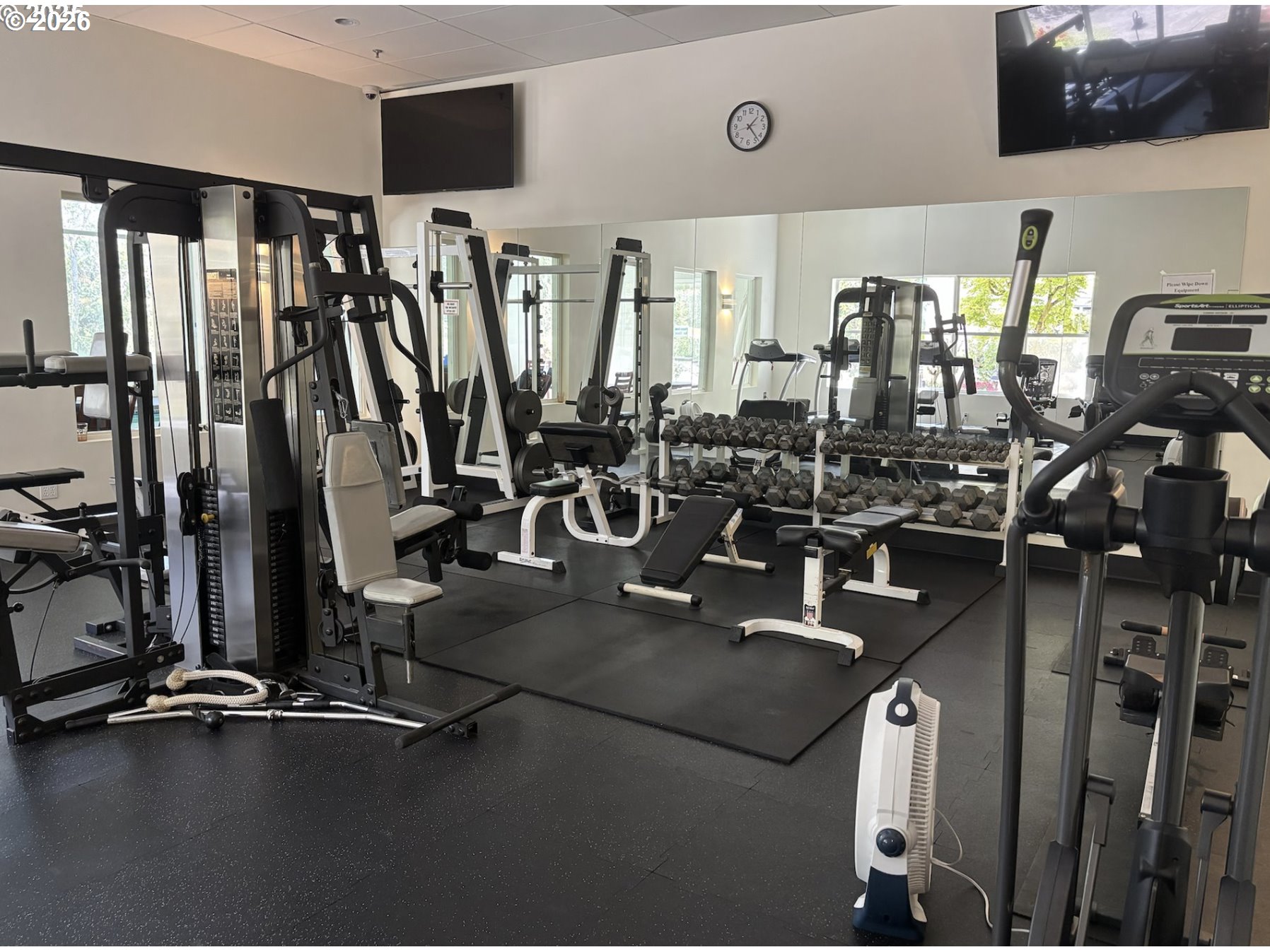 6645 West Burnside Street, Unit 550 Portland, OR 97225 - Photo 31 of 38 a view of a room with gym equipment