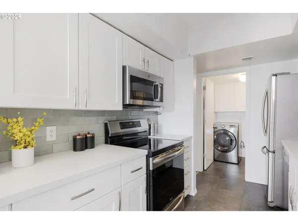 $389,900 | 6645 West Burnside Street, Unit 550, Portland, OR 97225