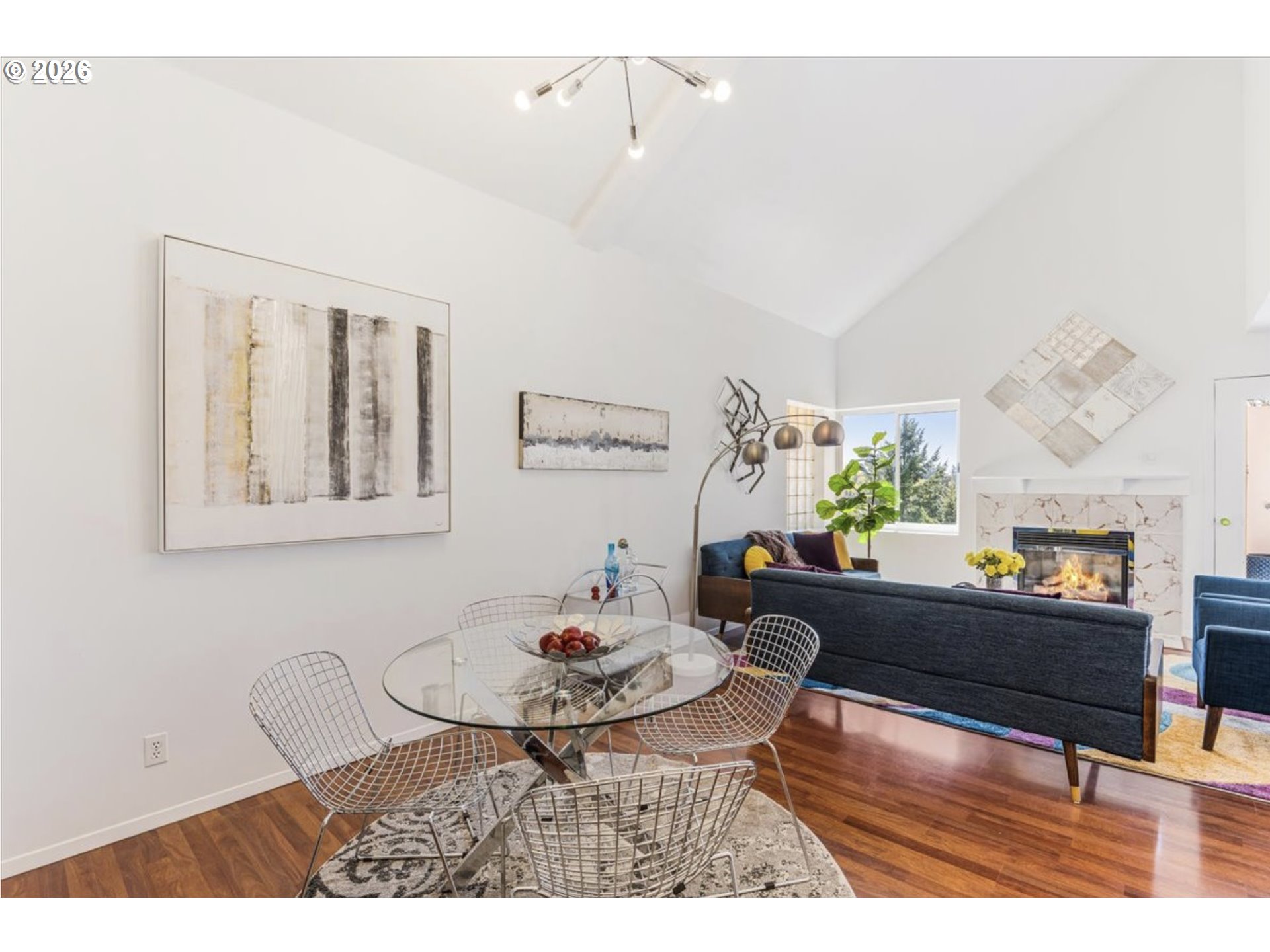 6645 West Burnside Street, Unit 550 Portland, OR 97225 - Photo 9 of 38 a living room with furniture and window