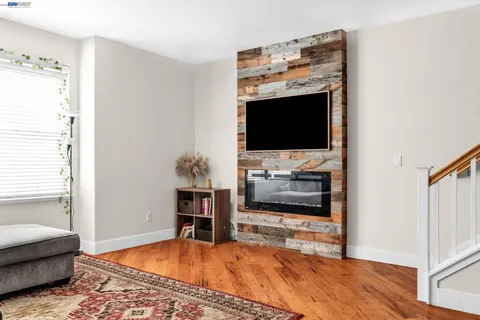$709,000 | 6003 Old Quarry Loop, Oakland, CA 94605