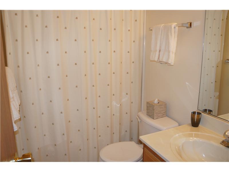 1861 Eagles Ridge Way Hidden Valley, PA 15502 - Photo 12 of 18 Full Bath.