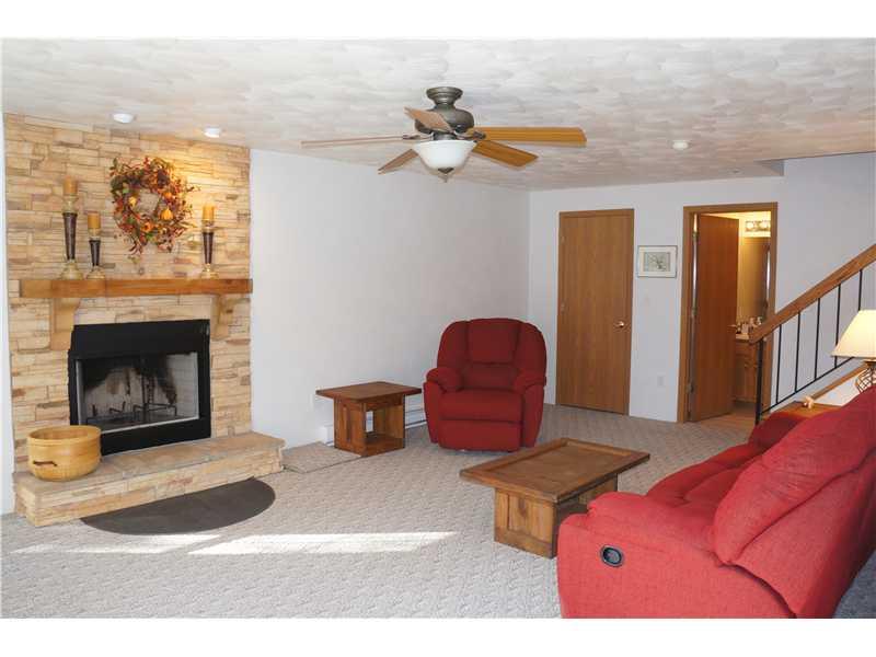 1861 Eagles Ridge Way Hidden Valley, PA 15502 - Photo 13 of 18 Den/Family/Great Room.