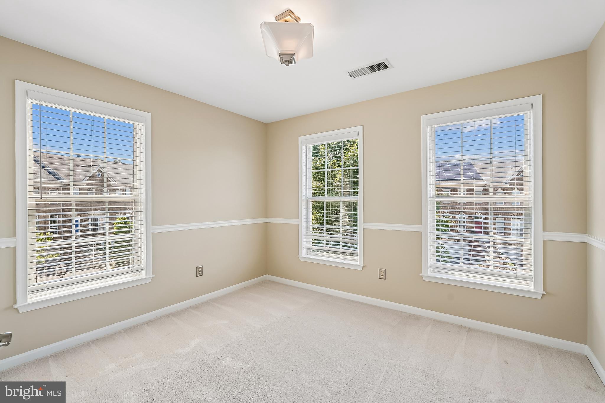41935 Cinnabar Square Aldie, VA 20105 - Photo 26 of 39 Upper Level 2nd bedroom