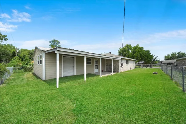 $214,900 | 205 Bert Street, Angleton, TX 77515