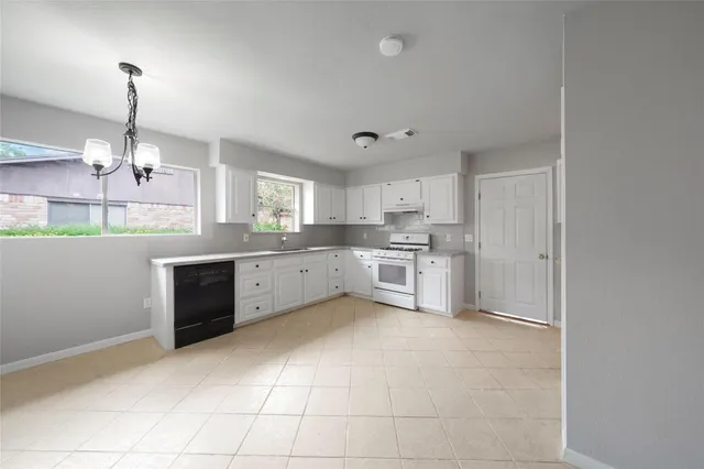 $214,900 | 205 Bert Street, Angleton, TX 77515